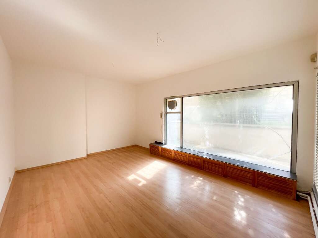 Коммерческая недвижимость с 2 комнатами в Зиммеринг, Австрия № 116644