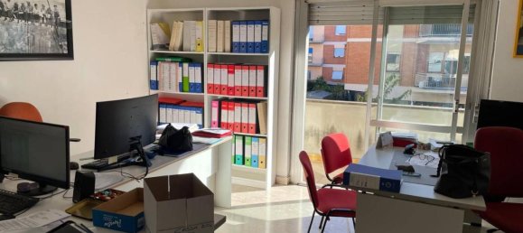 5 rooms Apartment in Latina, Italy No. 143539 2