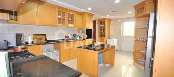 Villa T4 em Meadows, UAE N.º 27899 7