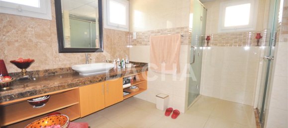 Villa T4 em Meadows, UAE N.º 27899 9