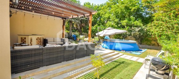 Villa T4 em Meadows, UAE N.º 27899 2