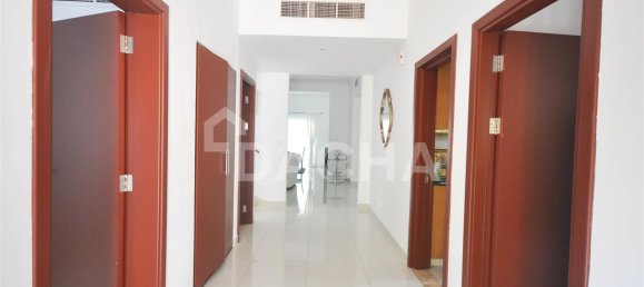 Villa T4 em Meadows, UAE N.º 27899 4