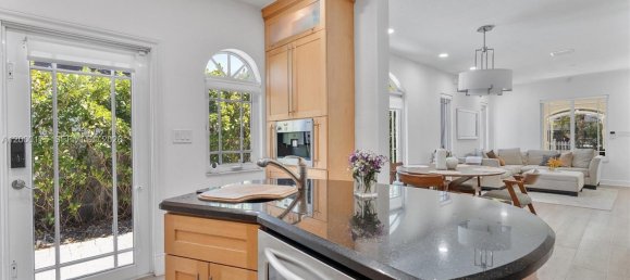 2 chambres villa à vendre à Miami, Miami-Dade, Florida, USA № 614876 7