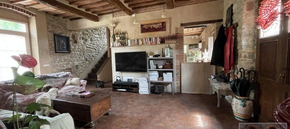 4 bedrooms House in Pisa, Italy No. 323 6