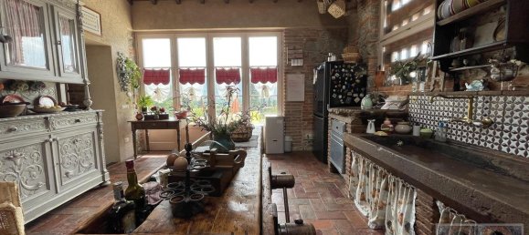 4 bedrooms House in Pisa, Italy No. 323 2