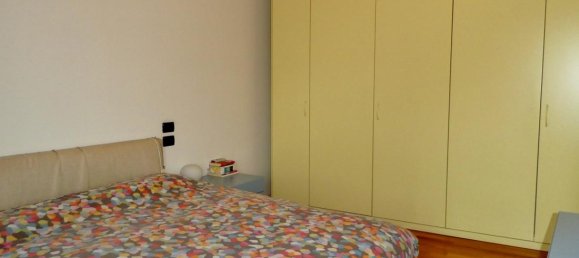 3 rooms Apartment in Vicenza, Italy No. 33048 12