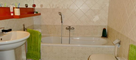 3 rooms Apartment in Vicenza, Italy No. 33048 18