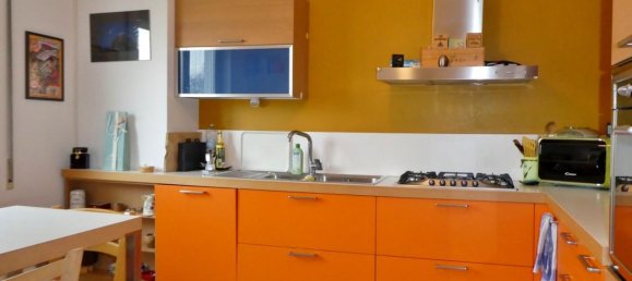 3 rooms Apartment in Vicenza, Italy No. 33048 2