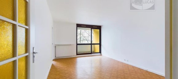 3 bedrooms Apartment in Boissy-Saint-Leger, France No. 167592 8