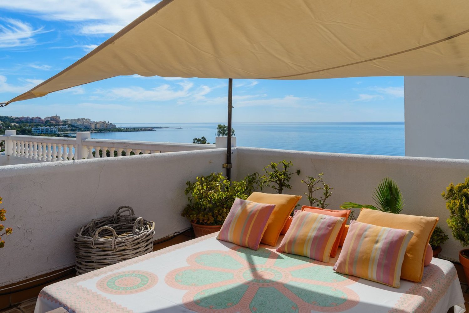 3 bedrooms Apartment in Estepona, Spain No. 136503