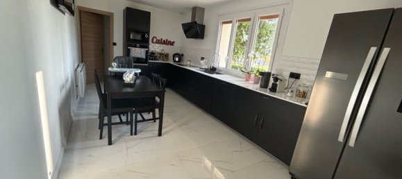 2 Schlafzimmer Haus in Checy, France, Nr. 329975 2