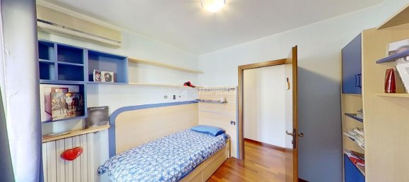 Вилла с 4 комнатами в Севезо, Италия № 237624 17