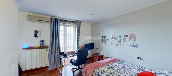 Вилла с 4 комнатами в Севезо, Италия № 237624 16