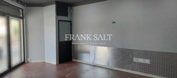  Shop in Fgura, Malta No. 12711 4