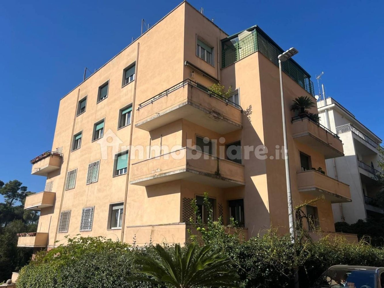 3 bedrooms Apartment in Rome, Italy No. 277641