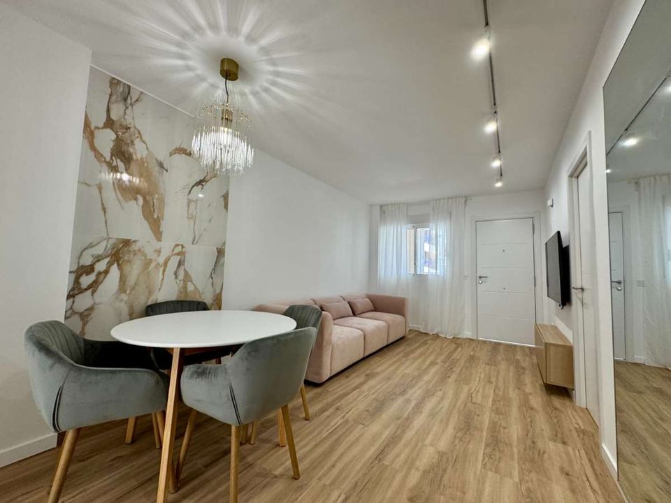 Apartamento de 2 dormitorios en Alicante, Spain No. 209613
