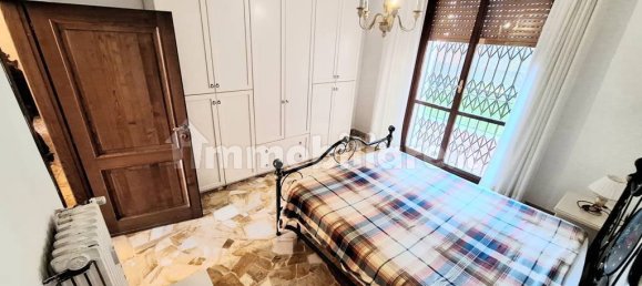 2 bedrooms Apartment in Florence, Italy No. 48393 64