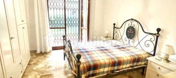 2 bedrooms Apartment in Florence, Italy No. 48393 15