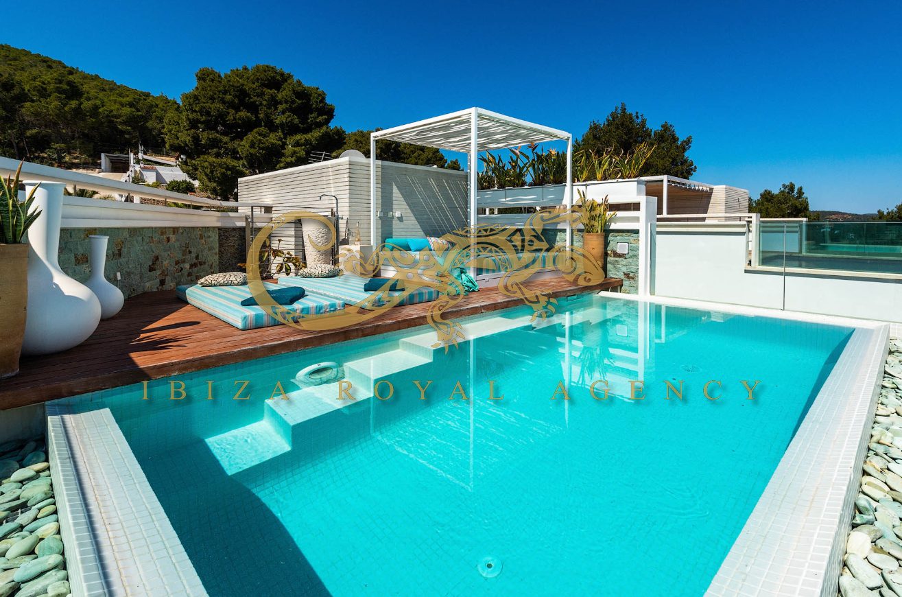 5 bedrooms Villa in Santa Eulalia Del Rio, Spain No. 899