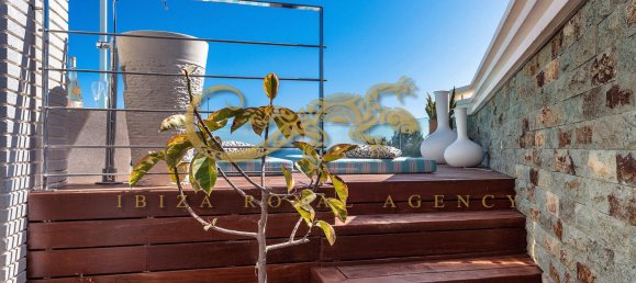 5 bedrooms Villa in Santa Eulalia Del Rio, Spain No. 899 13