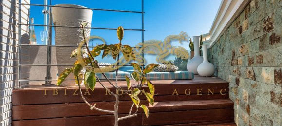 5 bedrooms Villa in Santa Eulalia Del Rio, Spain No. 899 8