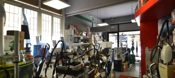 2 rooms Commercial property in Parma, Italy No. 296431 8