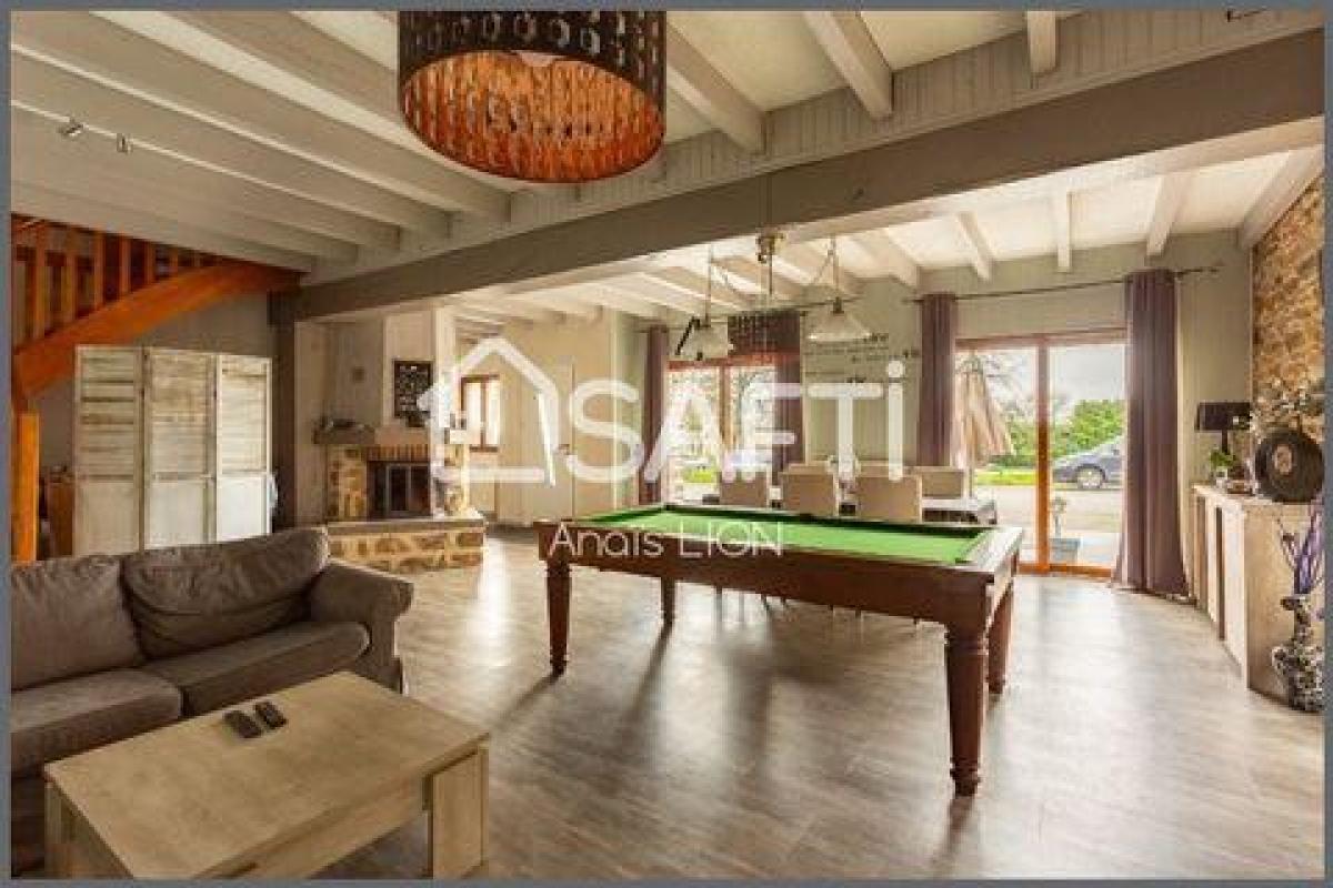 6 bedrooms House in Vitre, France No. 11014