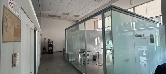 285m² Office in Brescia, Italy No. 4954 2
