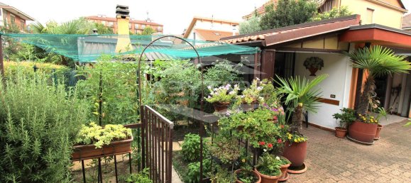 Дуплекс с 4 комнатами в Колленьо, Италия № 263547 28