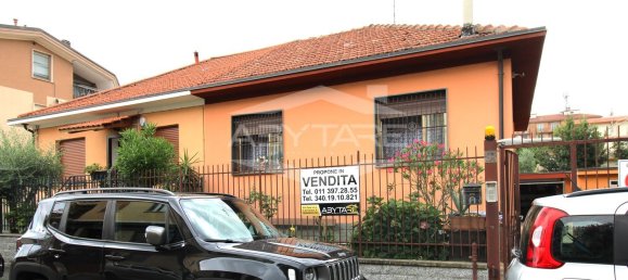 Дуплекс с 4 комнатами в Колленьо, Италия № 263547 3