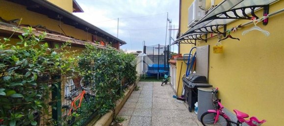 3 bedrooms Villa in Borgolavezzaro, Italy No. 162546 4