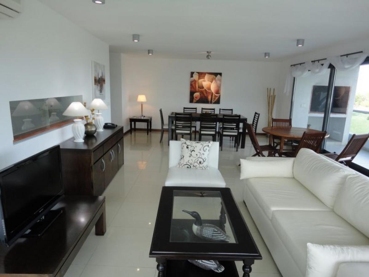 3 bedrooms Apartment in Maldonado, Uruguay No. 232