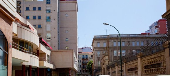 44m² Garage in Valladolid, Spain No. 69293 2