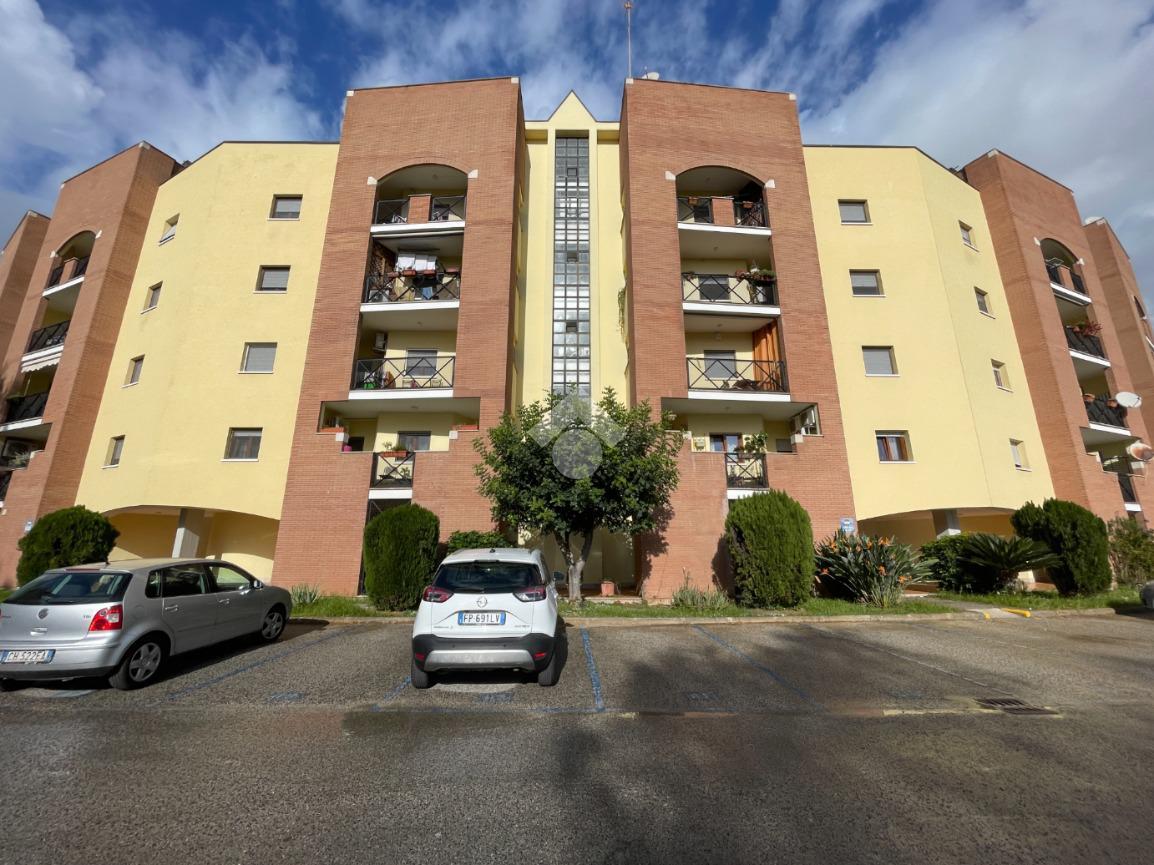 4 rooms Apartment in Latina, Italy No. 235131