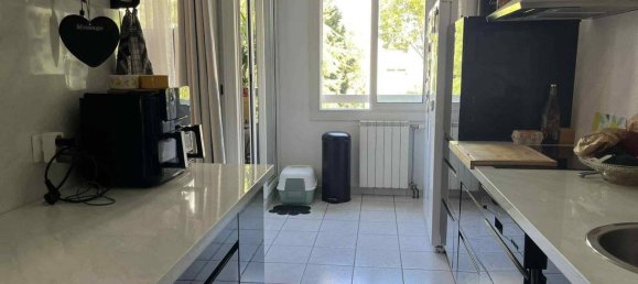 3 bedrooms Apartment in Toulon, France No. 332636 2