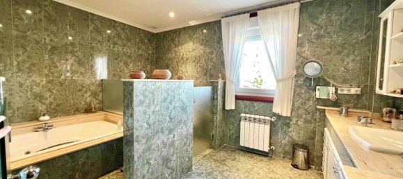 8 Schlafzimmer Haus in Bergondo, Spain, Nr. 293259 24