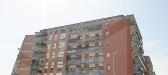 5 rooms Apartment in Rome, Italy No. 17047 2