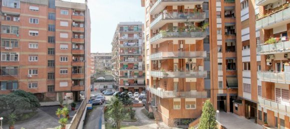 5 rooms Apartment in Rome, Italy No. 17047 4