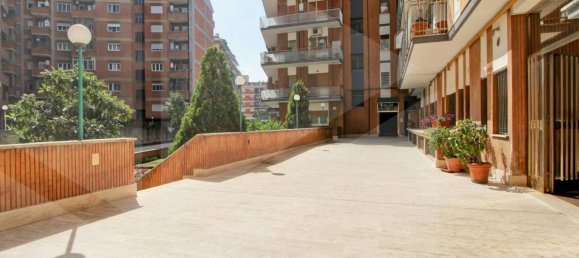 5 rooms Apartment in Rome, Italy No. 17047 18