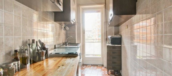 5 rooms Apartment in Rome, Italy No. 17047 8