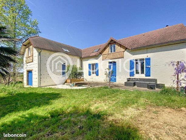3 bedrooms House in Morlaas, France No. 285759