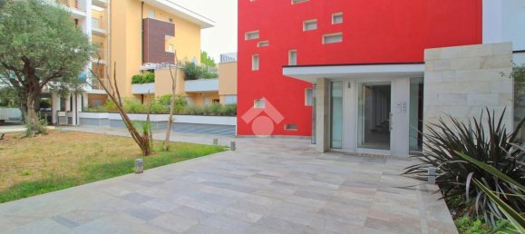Apartamento de 3 dormitorios en Giulianova, Italy No. 337243 2
