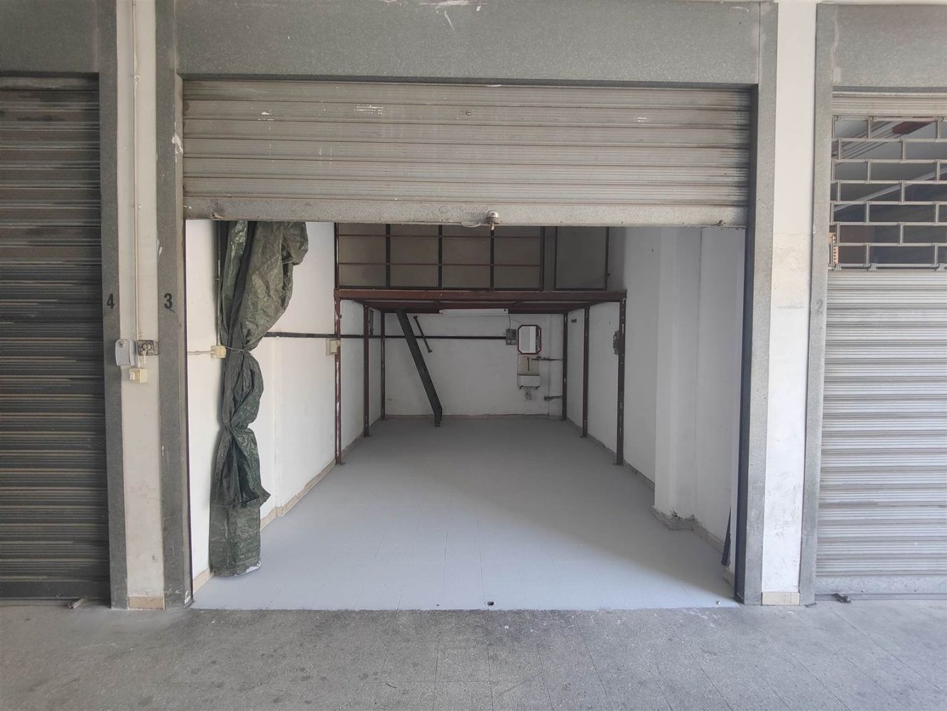 Гараж 13м² в Модуньо, Италия № 297303