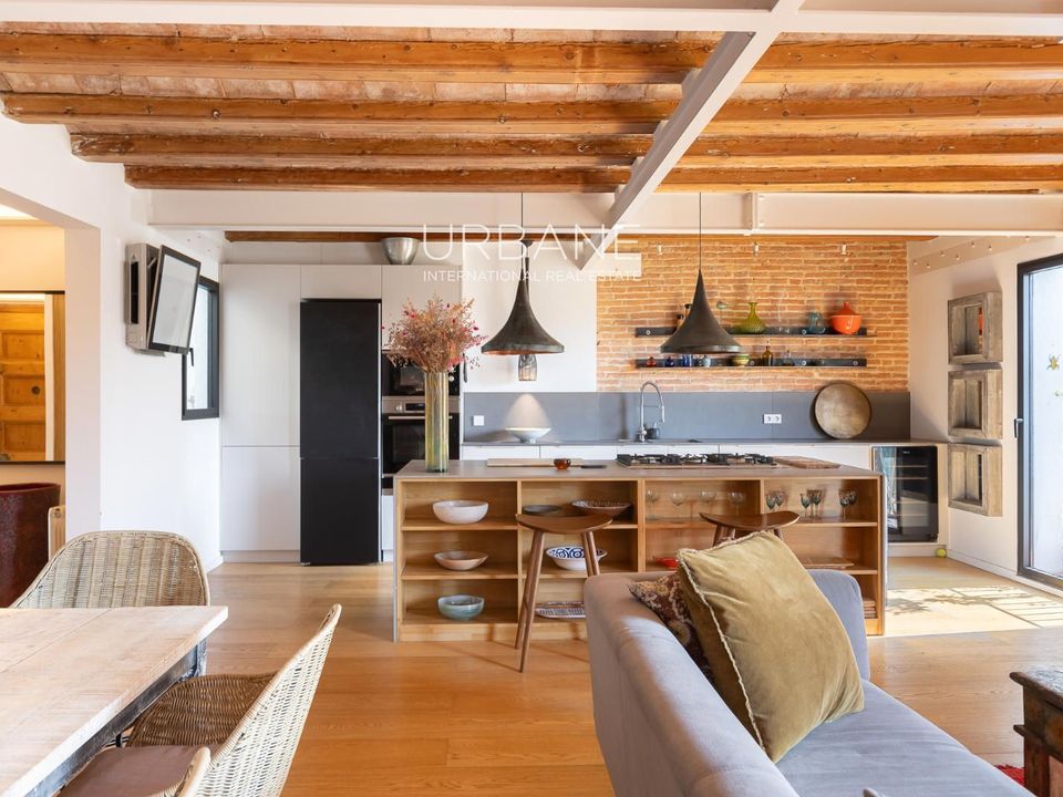 2 bedrooms Apartment in Ciutat Vella, Spain No. 240976