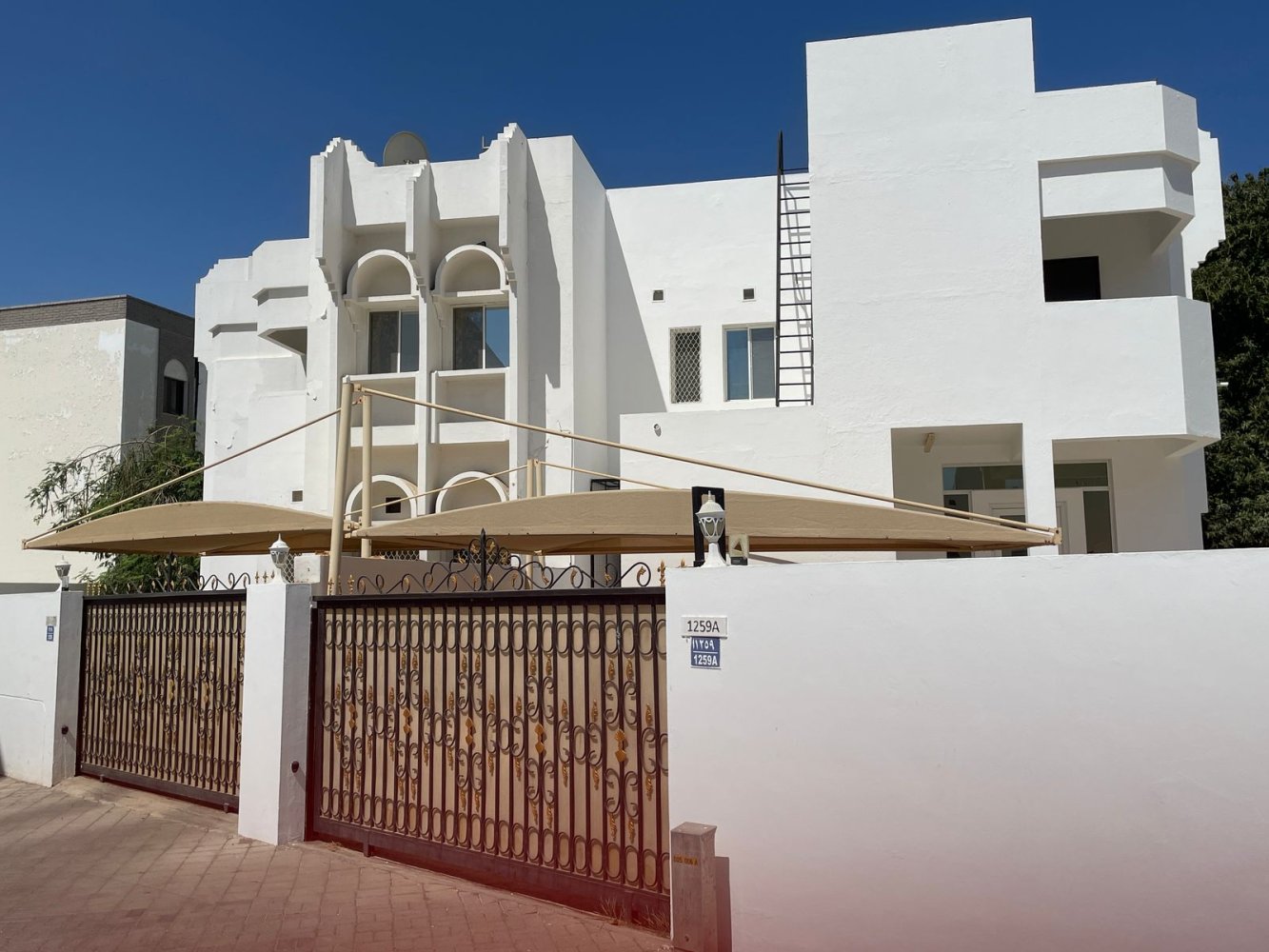 4 bedrooms Property in Muscat, Oman No. 1712