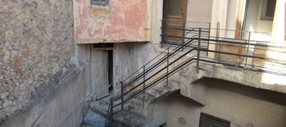 622m² Property in Athens, Greece No. 6447 3