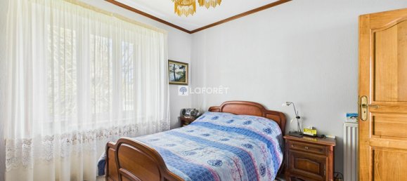 4 bedrooms House in Chateauneuf-du-Faou, France No. 195305 10