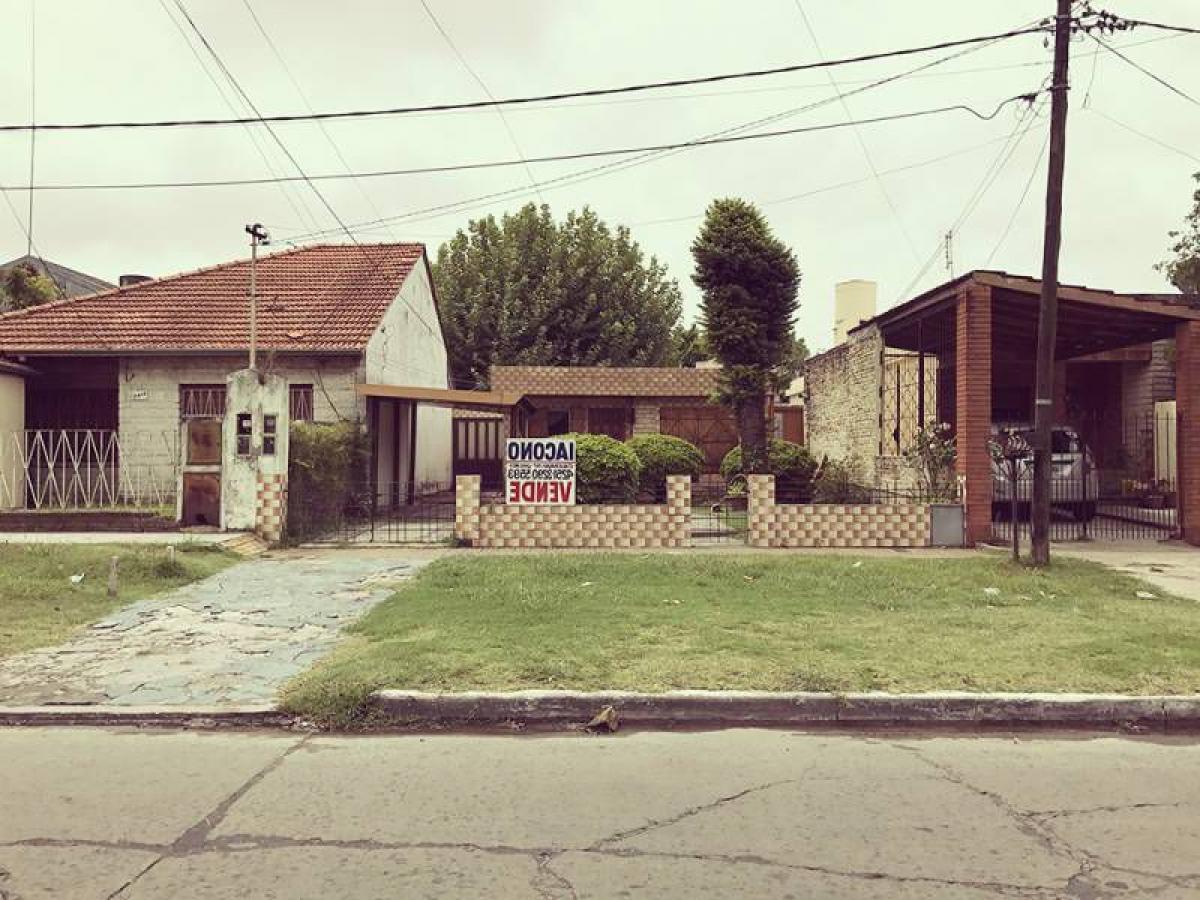 2 bedrooms House in Quilmes, Argentina No. 55334