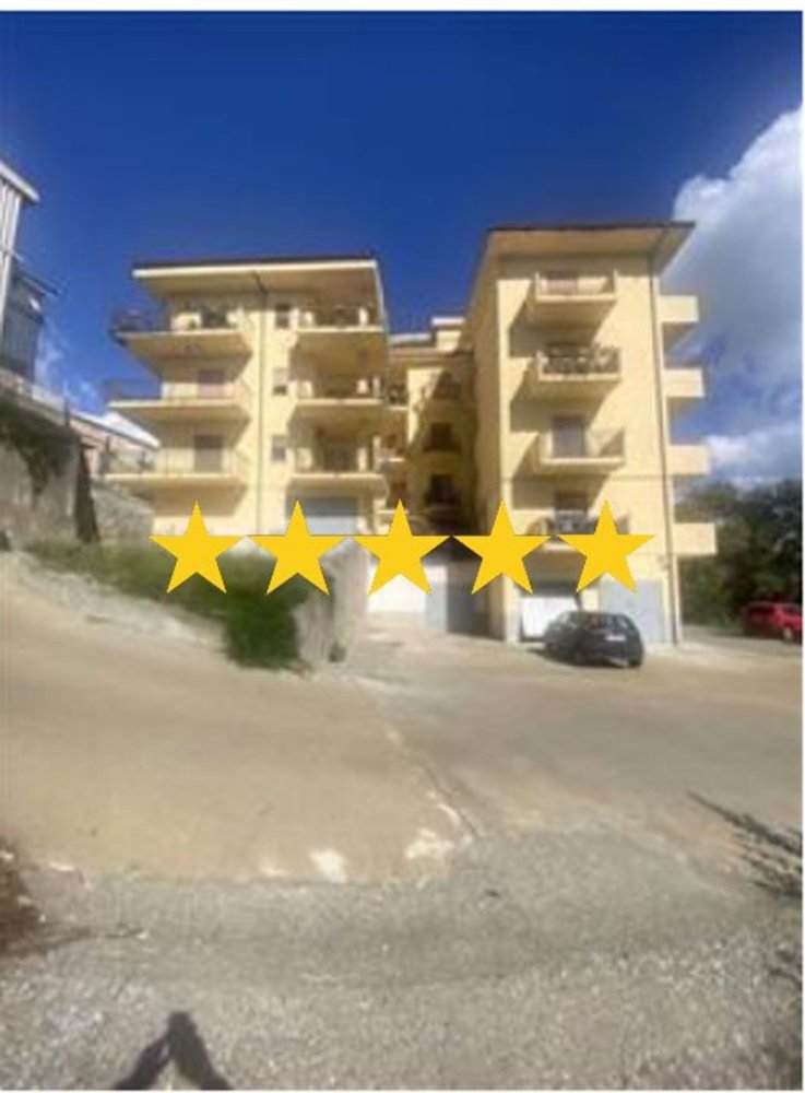 5 bedrooms Apartment in Lungro, Italy No. 376109