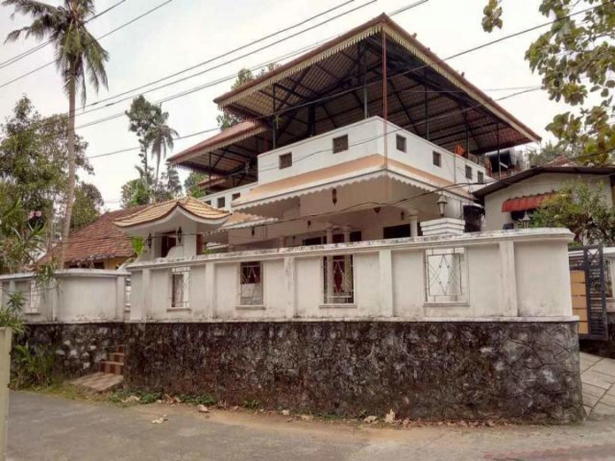 3 bedrooms House in Kottayam, India No. 1890